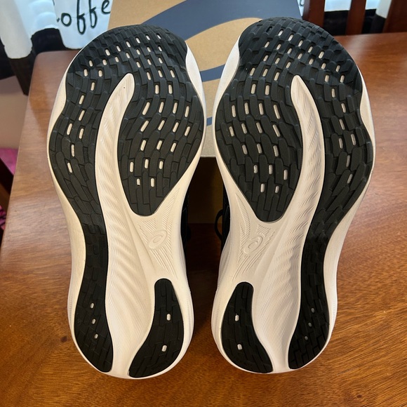 New in Box ASICS GEL-Nimbus 26 Women’s 8 Wide - Picture 5 of 5